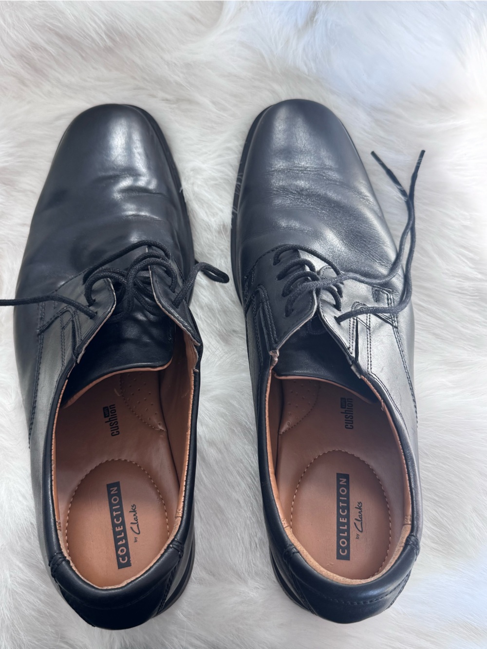 Clarks Men’s Black Leather Lace-Up Oxfords